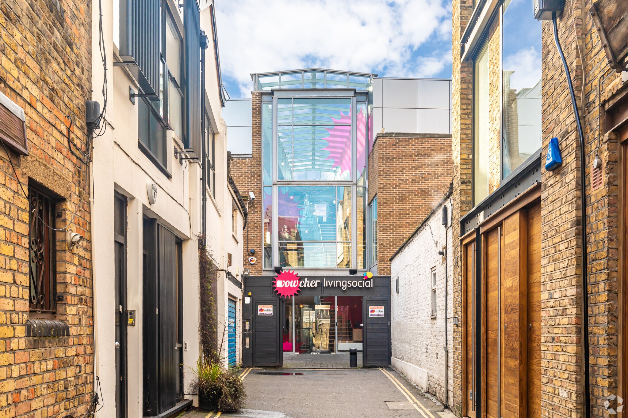12-27 Swan Yard, London, LND for Rent