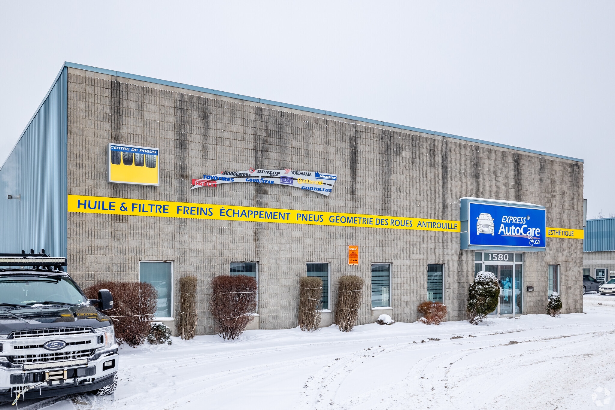 1580-1600 Boul Saint-Elzéar O, Laval, QC for Sale