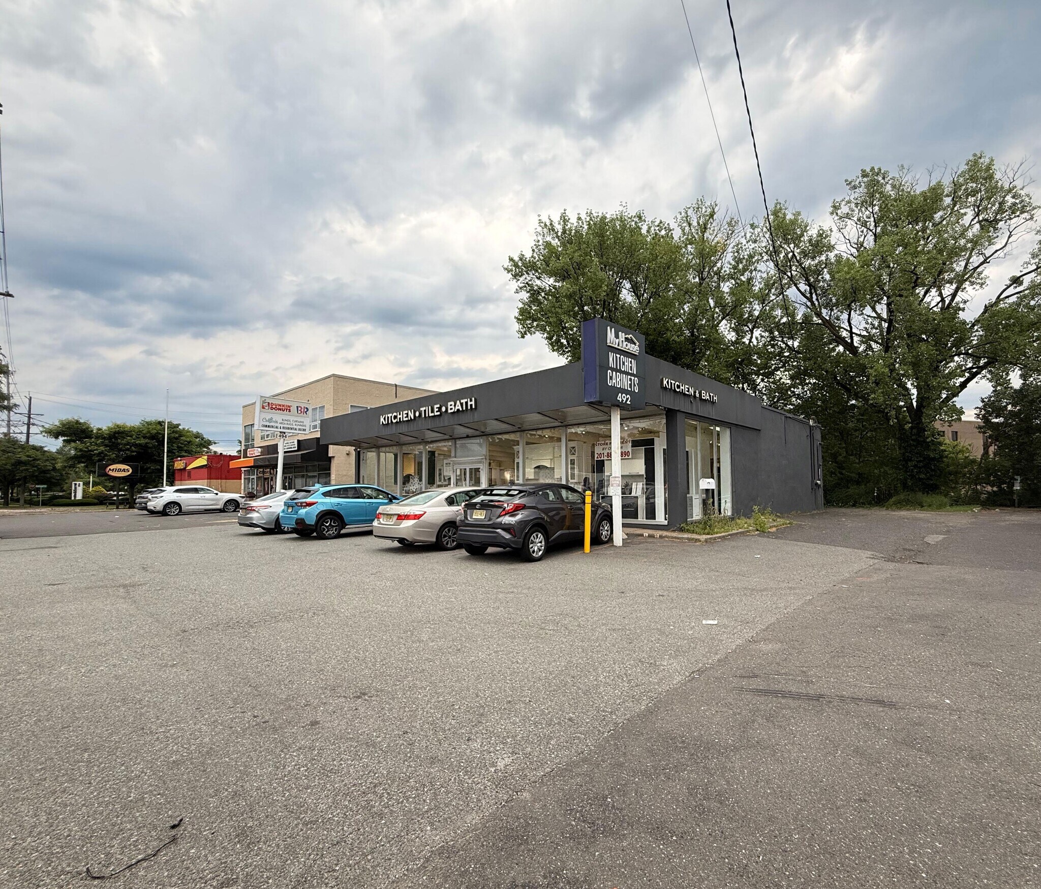 492 N Route 17, Paramus, NJ for Rent