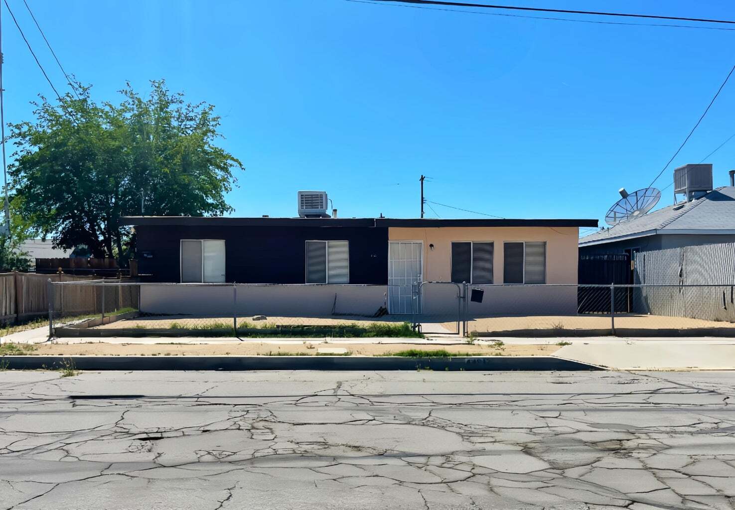 44817 Redwood Ave, Lancaster, CA for Sale
