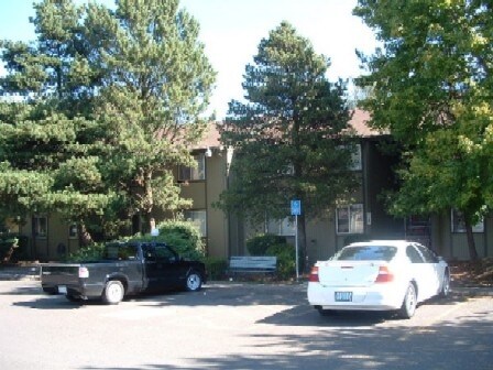 2377 W Hayes St, Woodburn, OR for Sale
