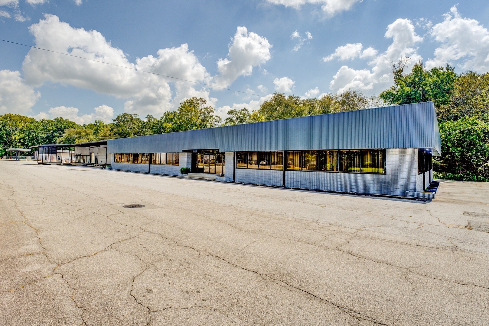 5521 Collins Blvd, Austell, GA for Sale