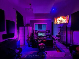 Toronto, ON Retail - 6 Denison Av Toronto, ON Retail - 6 Denison Av