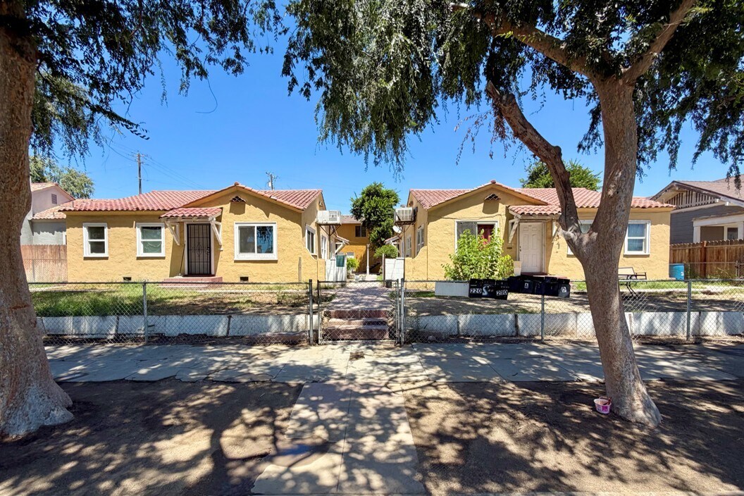 210 17th St, Bakersfield, CA for Sale
