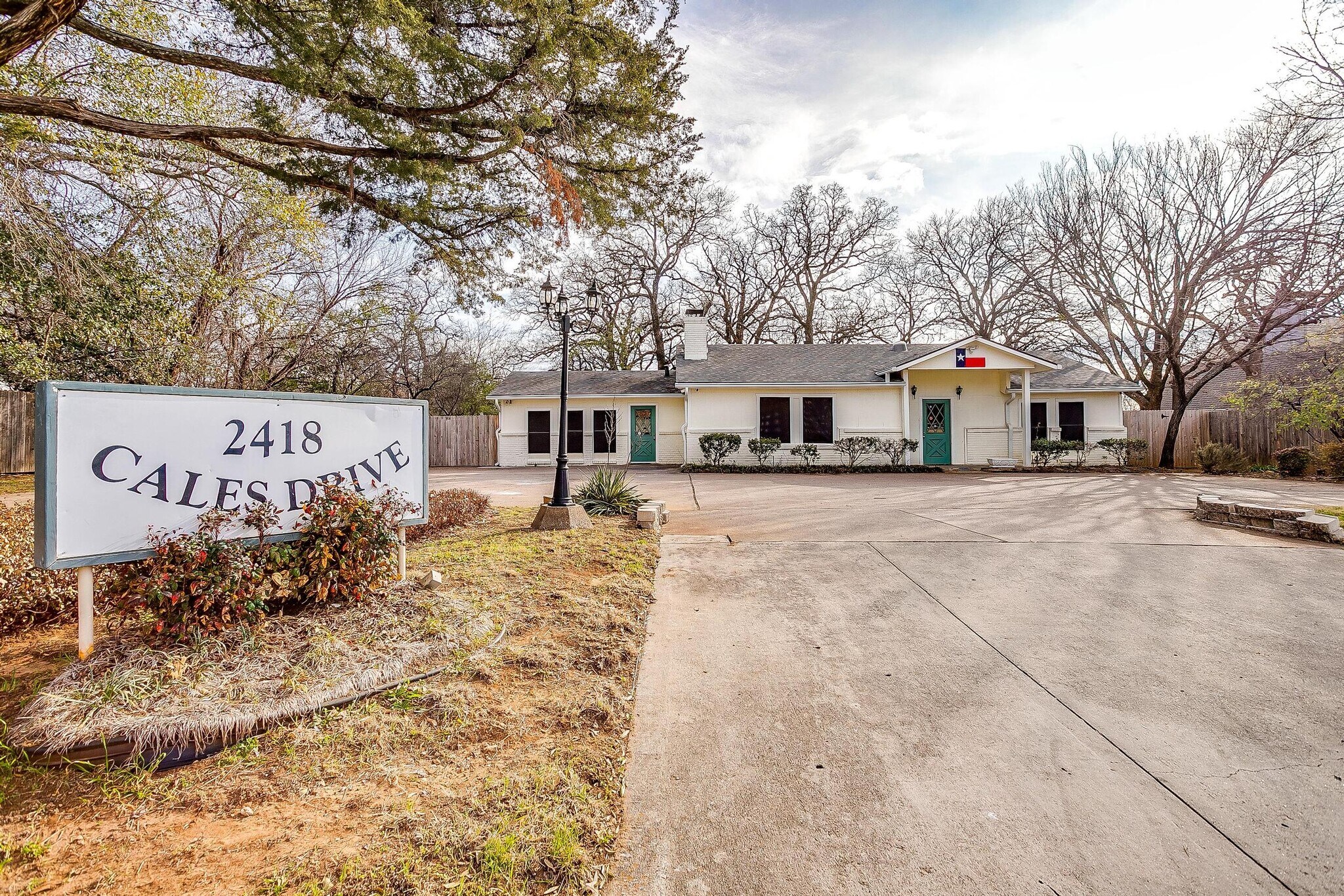 2418 Cales Dr, Arlington, TX for Sale