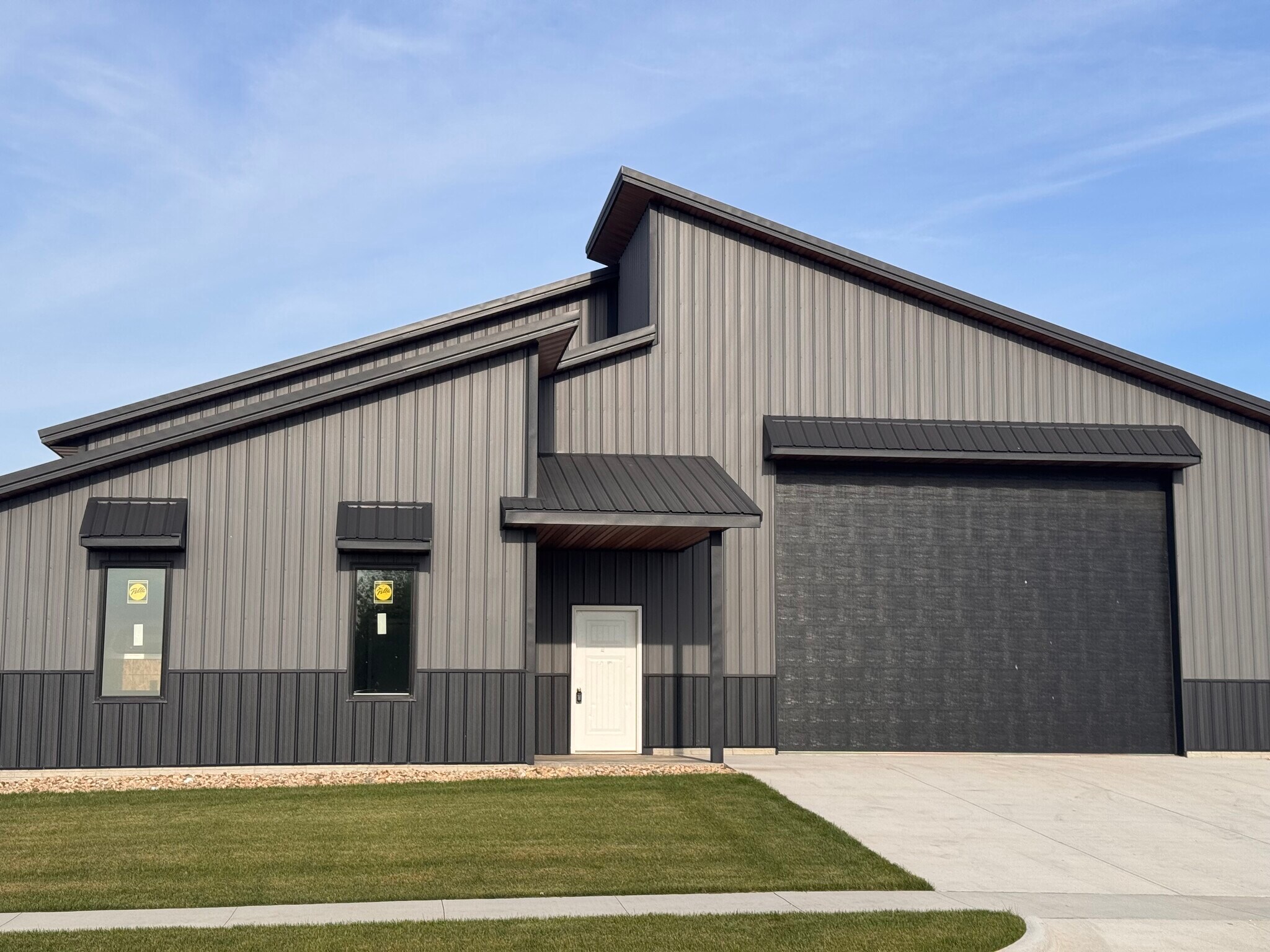 530 Aircom Dr, Marion, IA for Sale