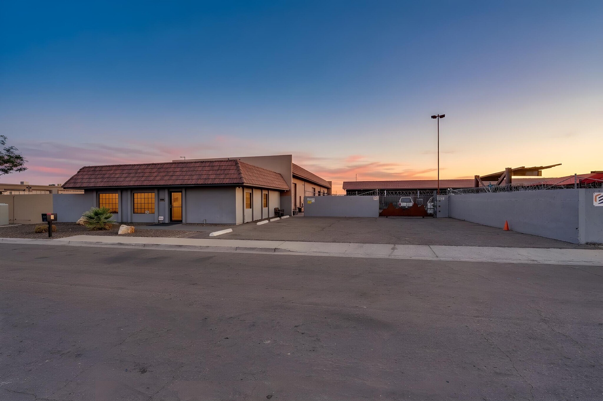 7828 N 68th Ave, Glendale, AZ for Sale