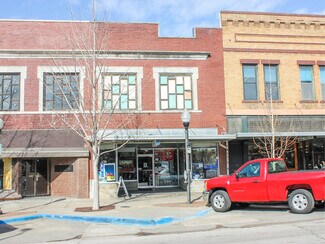 819 Massachusetts St  