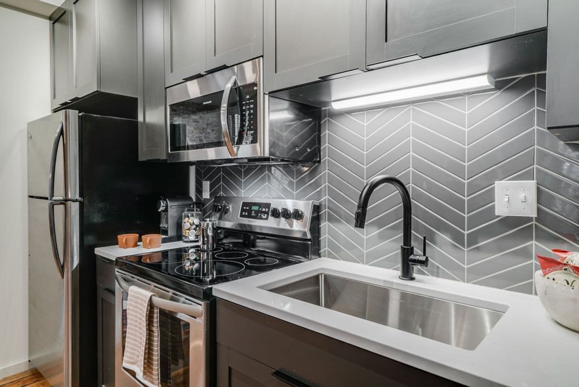 282 6th St E, Saint Paul, MN for Sale