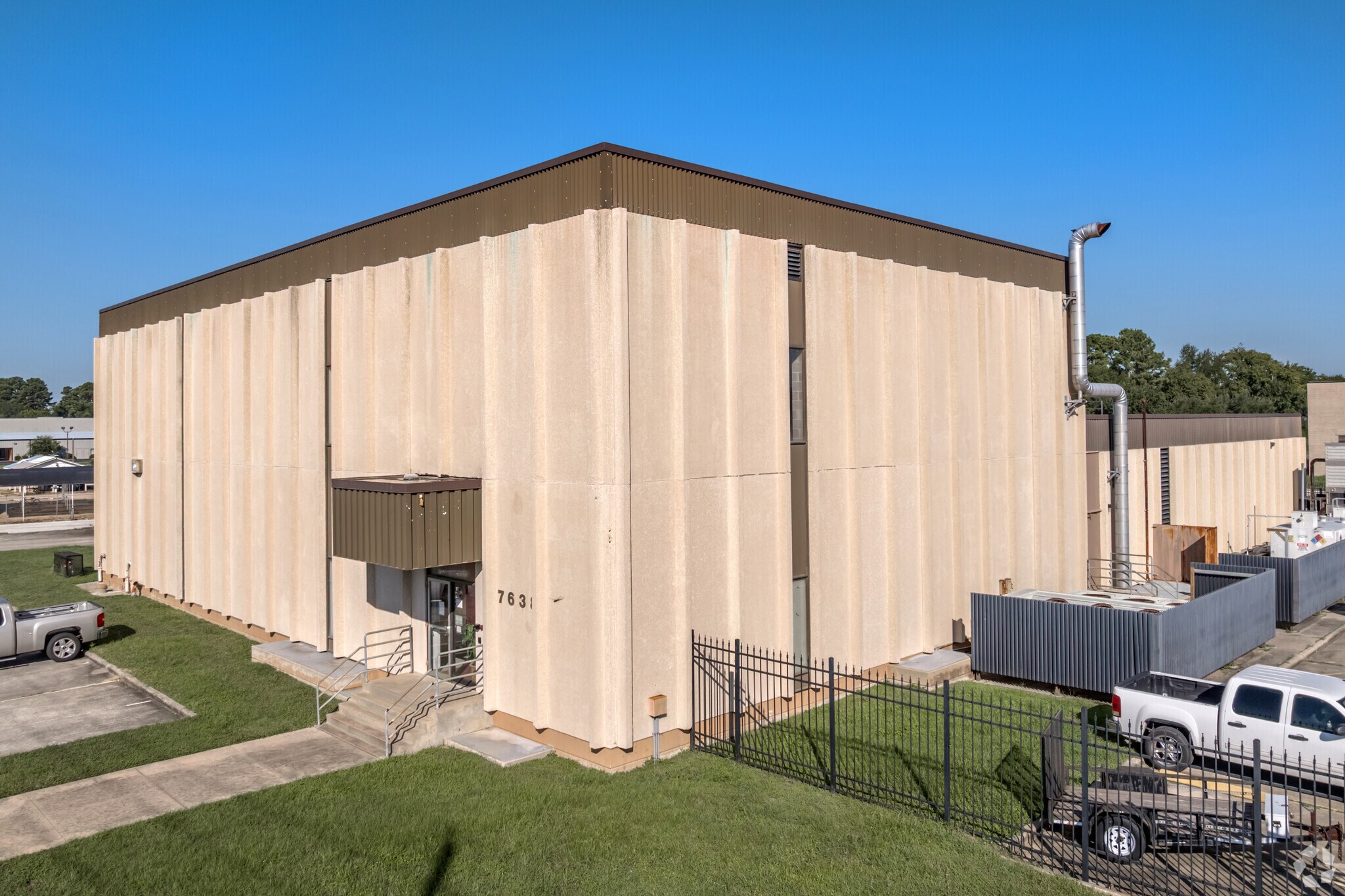 7638 Spring Cypress Rd, Spring, TX for Sale