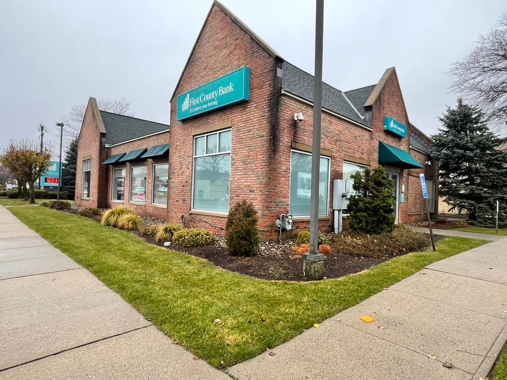 469 Westport Ave Norwalk, CT 06851 Retail Property for Lease on