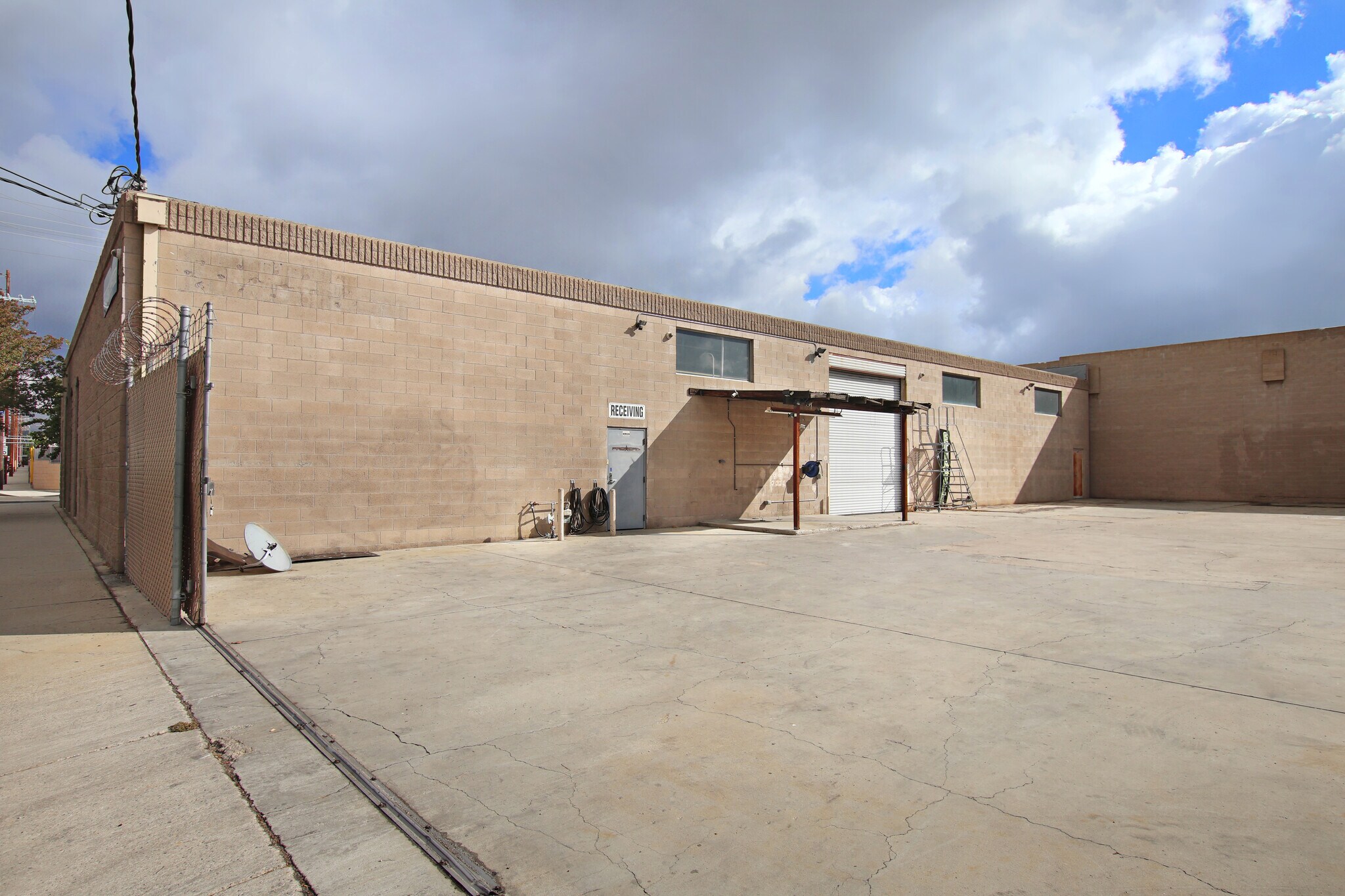 9660 Lurline Ave, Chatsworth, CA for Rent