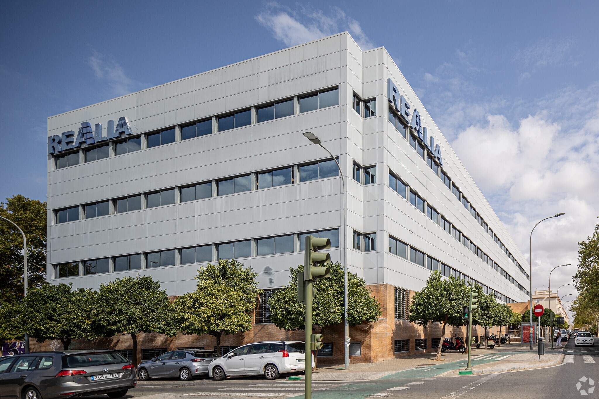 9 Avenida Kansas City, Seville, SEV for Rent