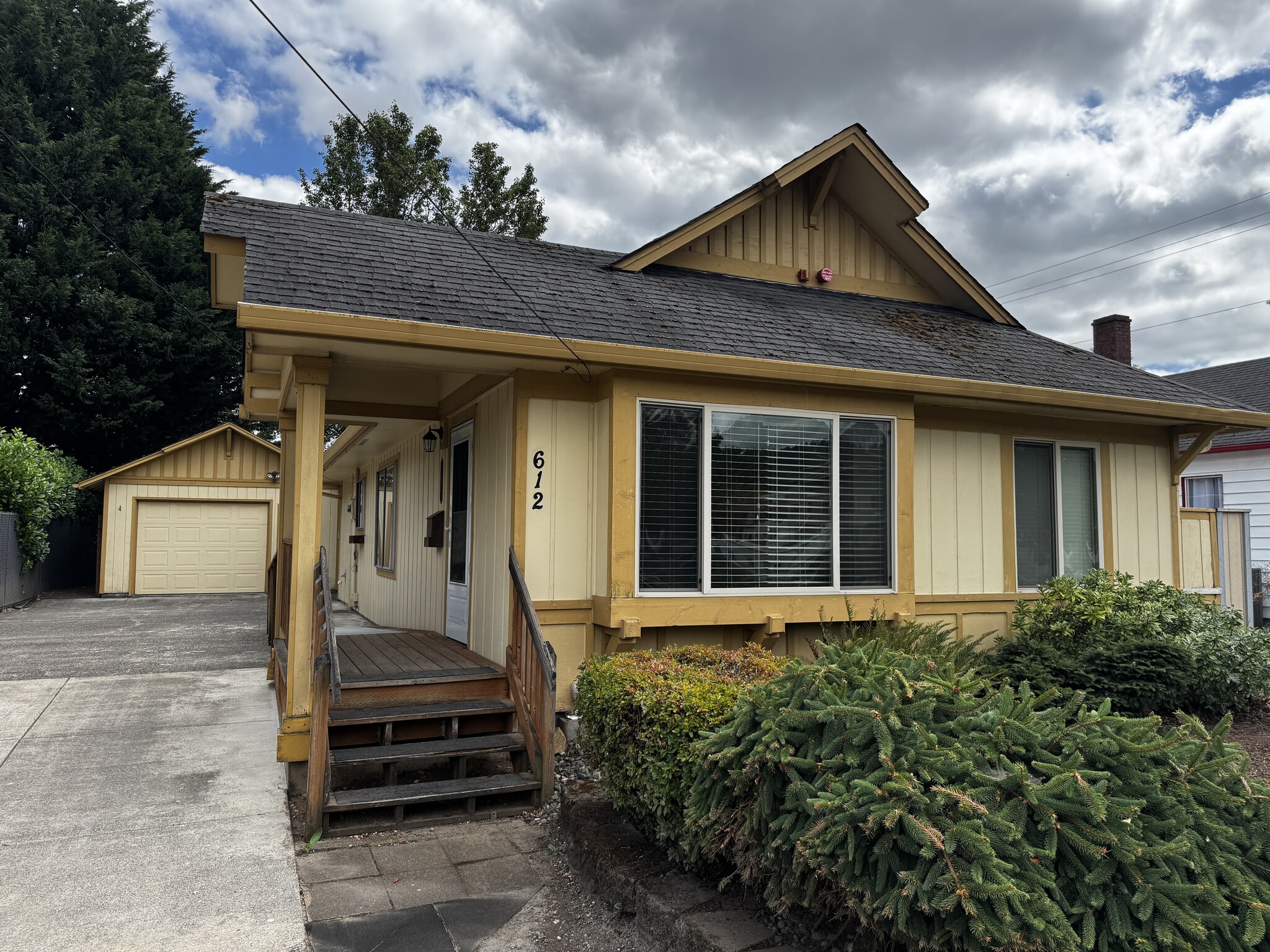 612 NE 2nd Ave, Camas, WA for Sale