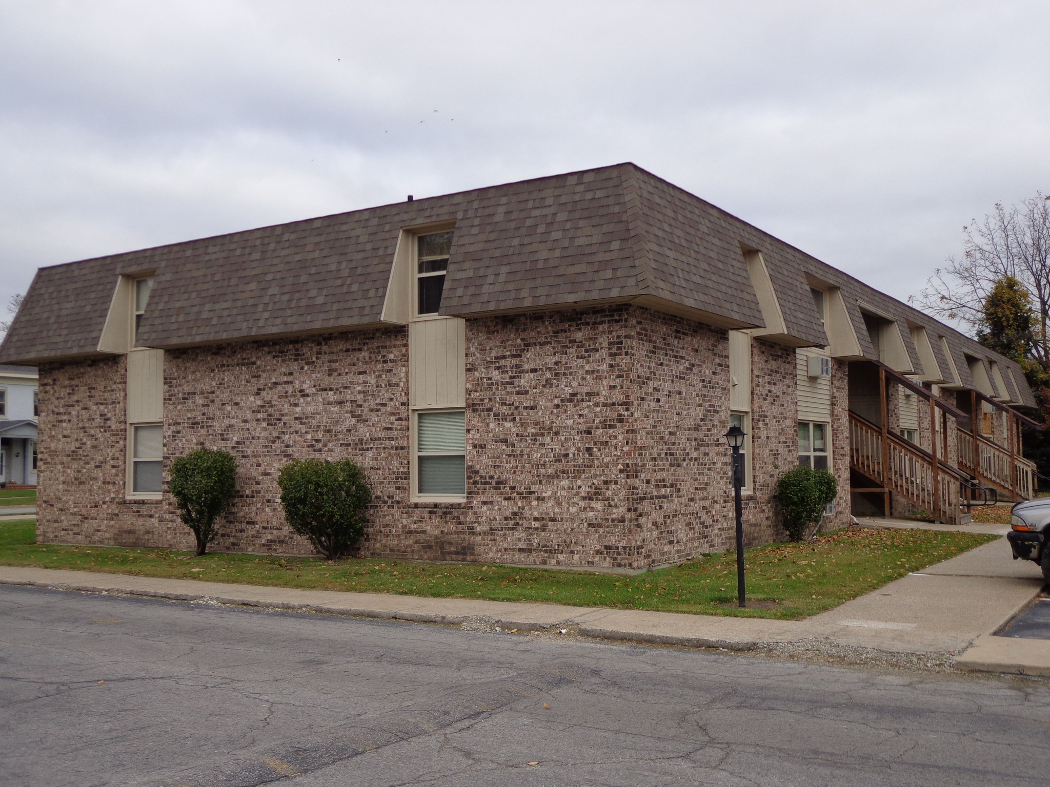 1000 S Williams St, Moberly, MO for Sale