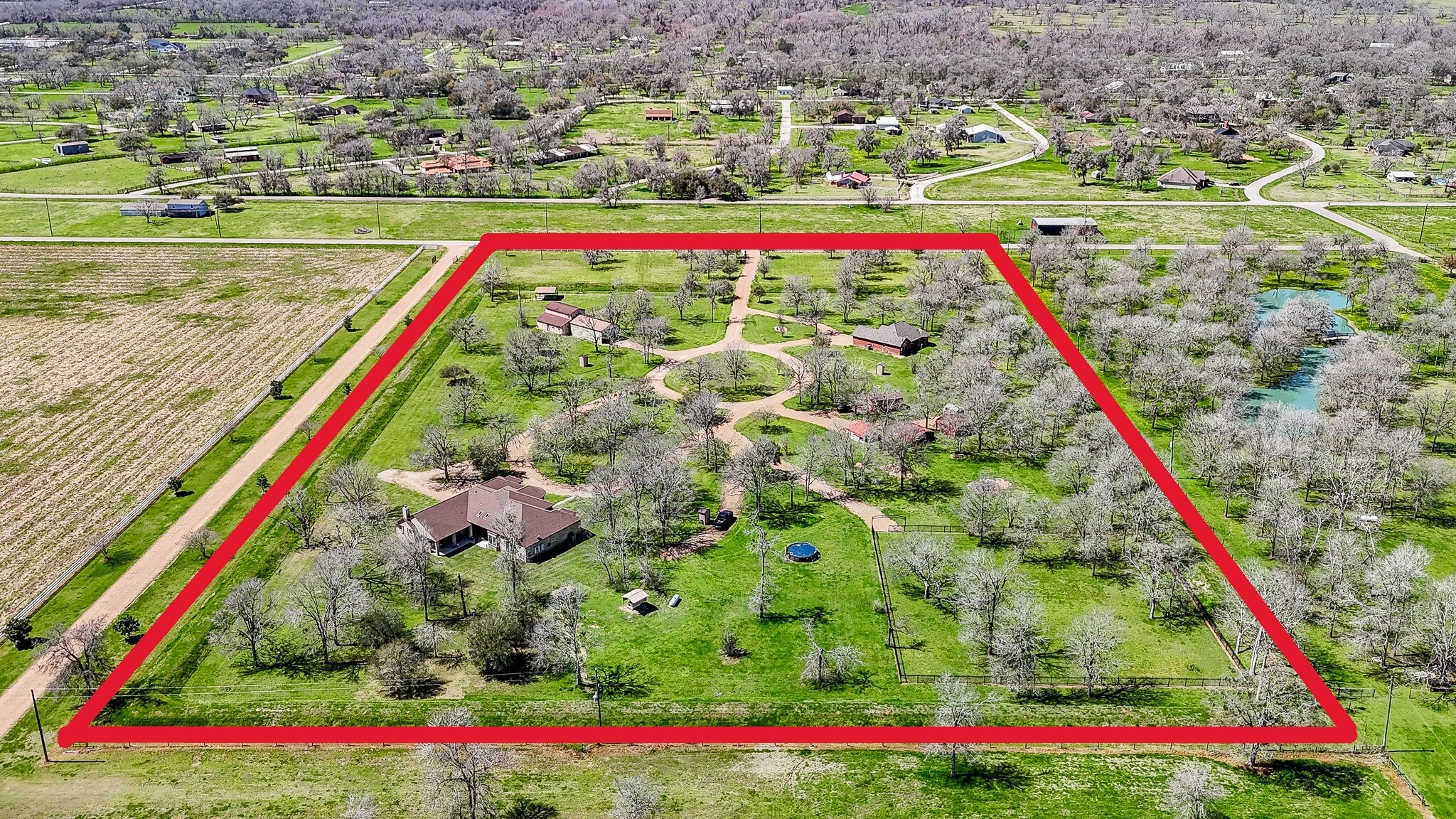 540 Chisolm Trl, Wallis, TX for Sale