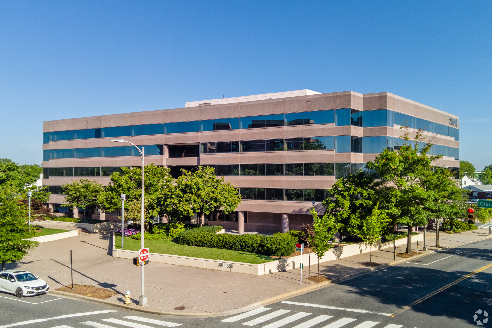 2500 Wilson Blvd, Arlington, VA for Rent