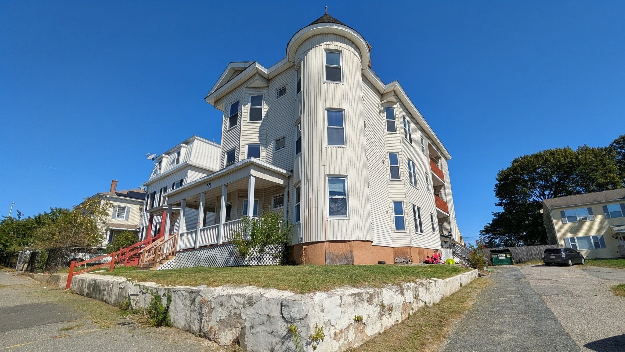 47 Benefit St, Worcester, MA for Sale