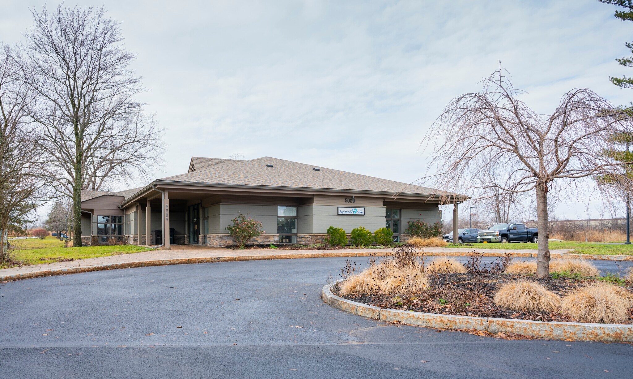 5009 Campuswood Dr, East Syracuse, NY for Rent