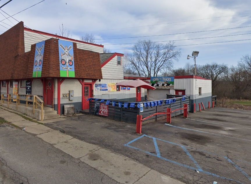 2310 W Court St, Flint, MI for Sale