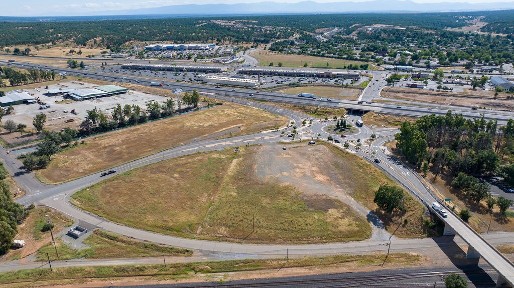Factory Outlets @ I-5, Anderson, CA for Sale
