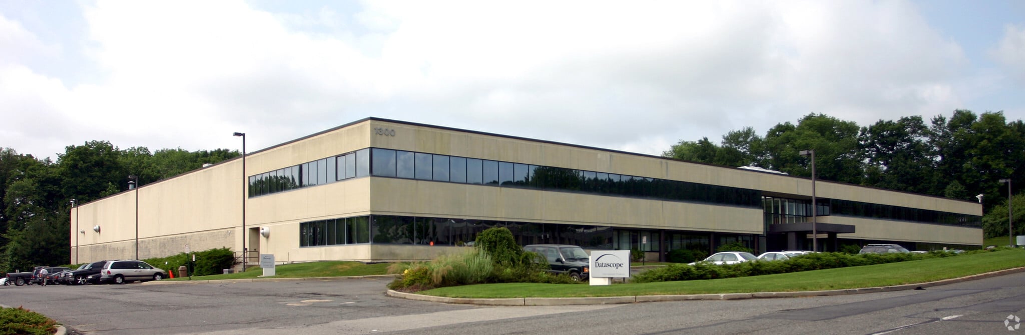 1300 MacArthur Blvd, Mahwah, NJ for Rent