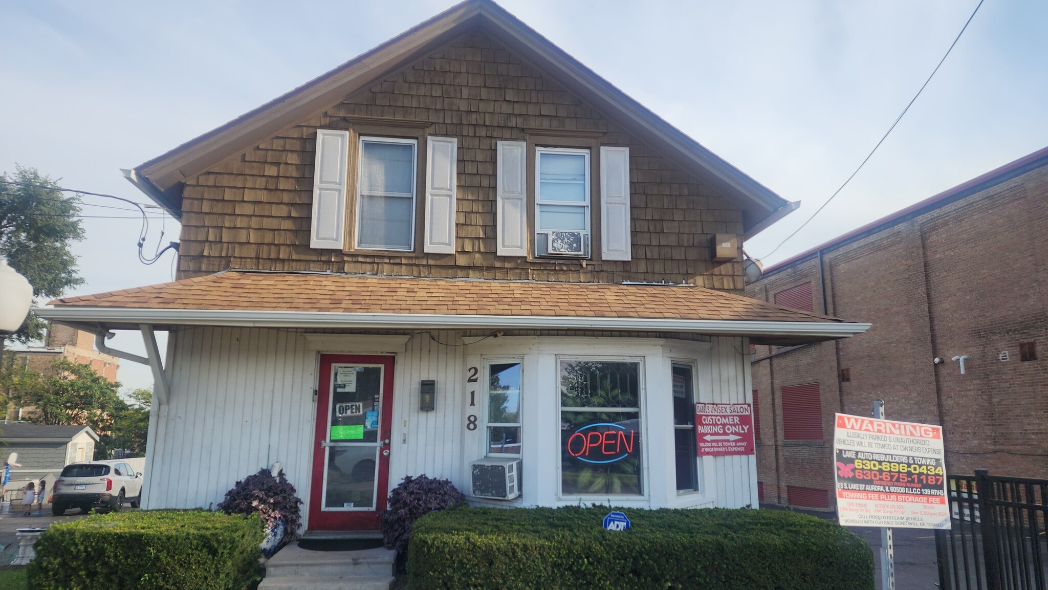 218 S Lake St, Aurora, IL for Sale