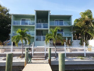 Treasure Island, FL Apartments - 125 110th Ave