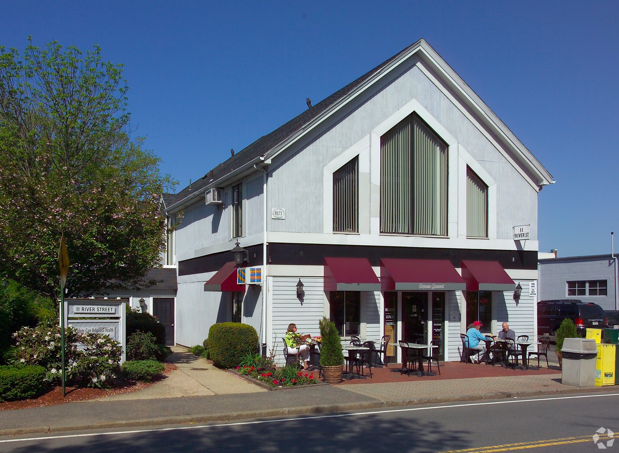 11 River St, Wellesley, MA for Rent
