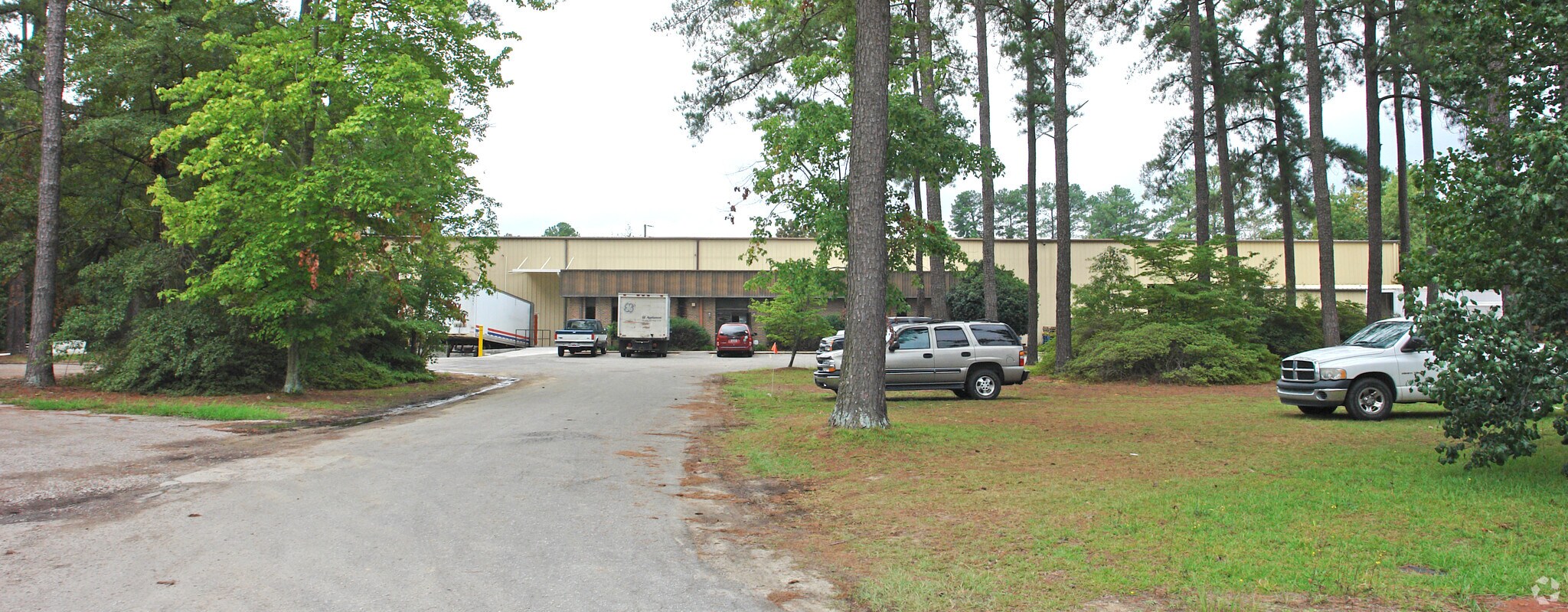 120 Queen Pky West Columbia, SC 29169 Industrial Property for Lease
