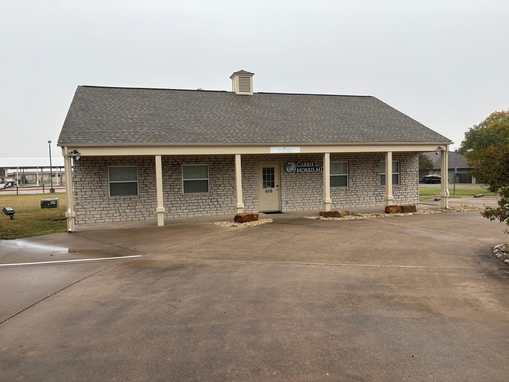 606 S Harbor Ct, Granbury, TX for Rent