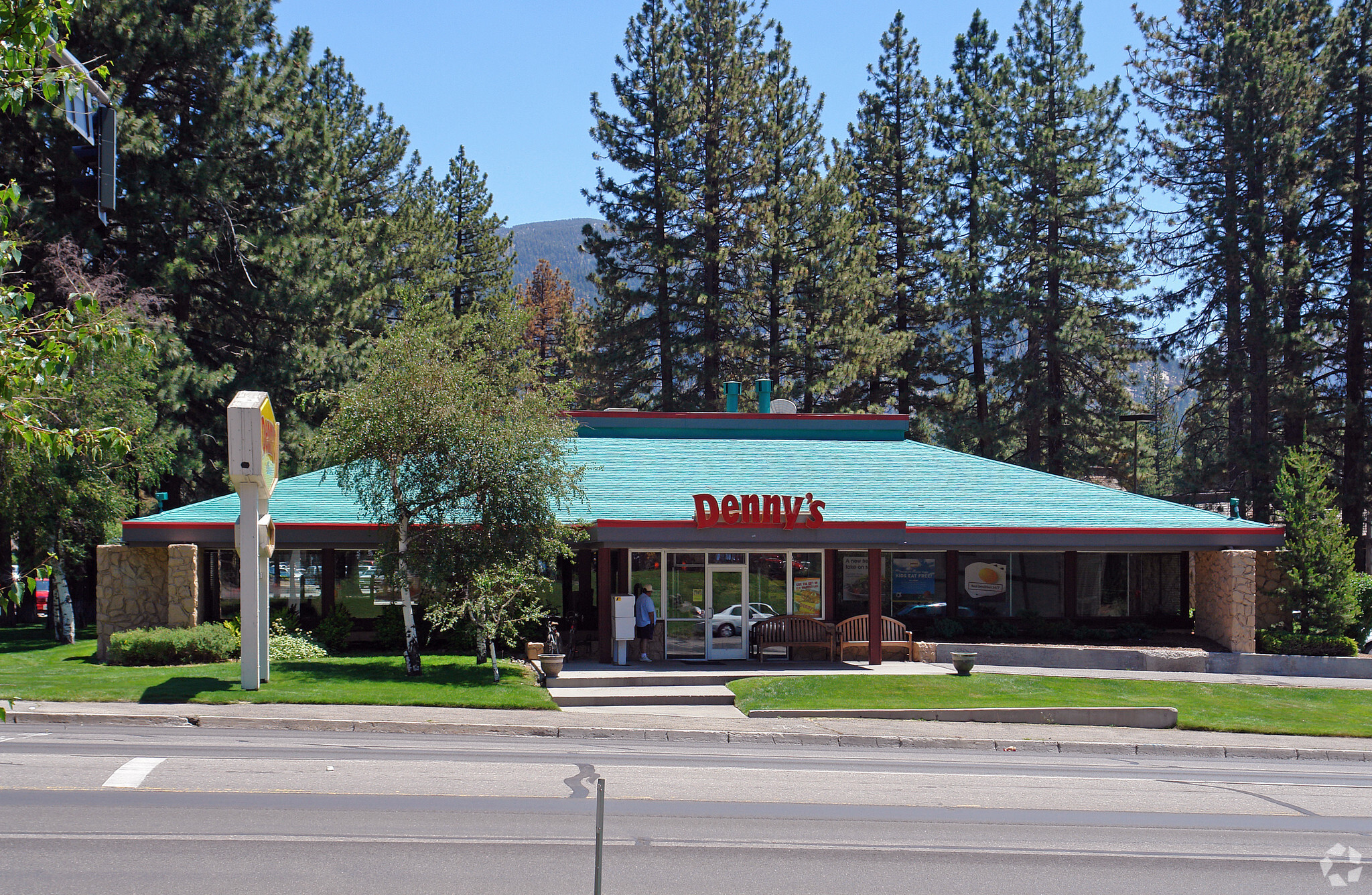 2870 Lake Tahoe Blvd, South Lake Tahoe, CA for Rent