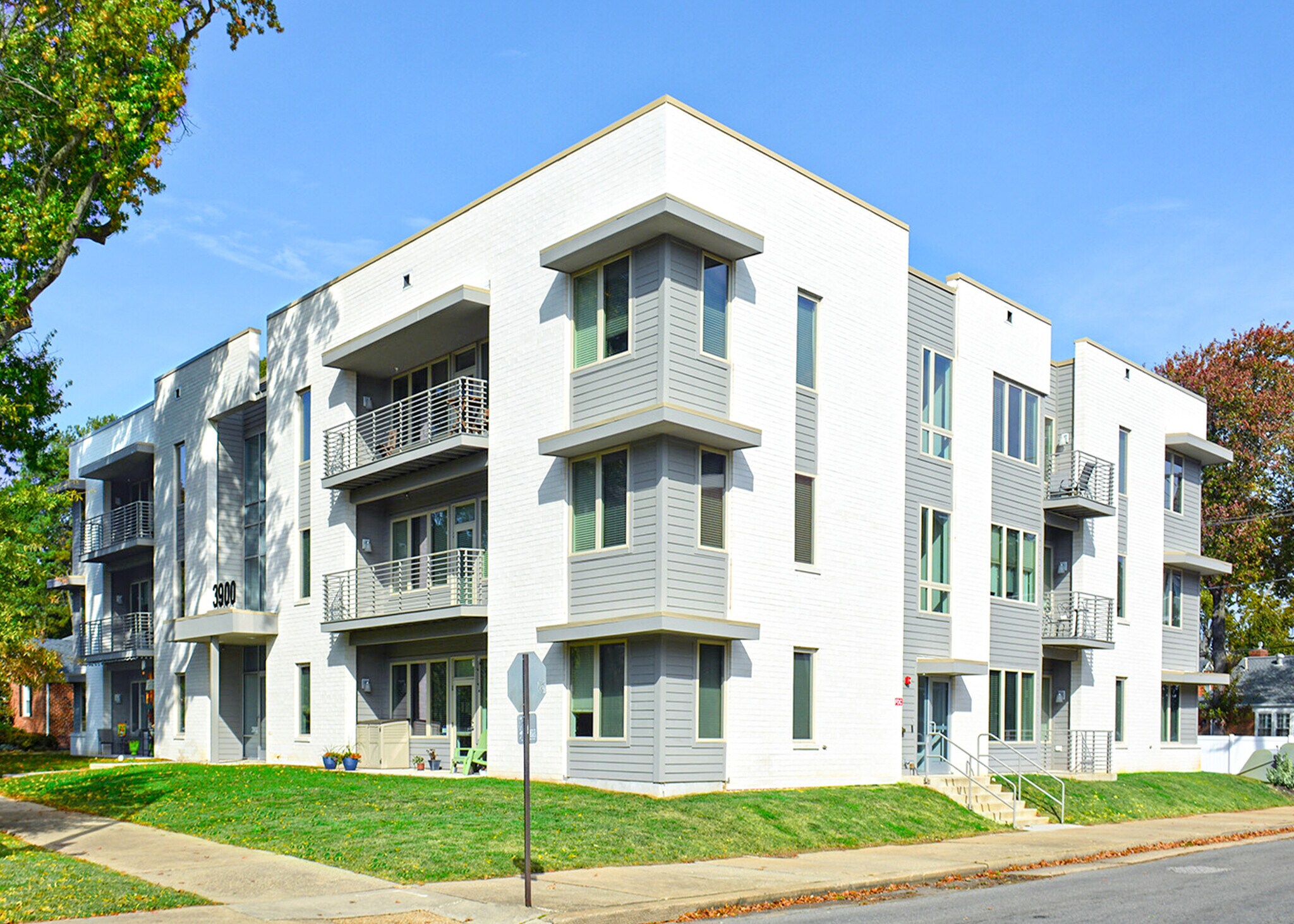 3900 Monument Ave Richmond, VA 23230 MultiFamily Property for Sale
