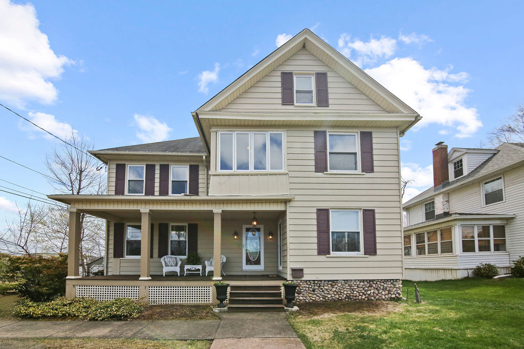 18 Elm St, Rocky Hill, CT for Sale