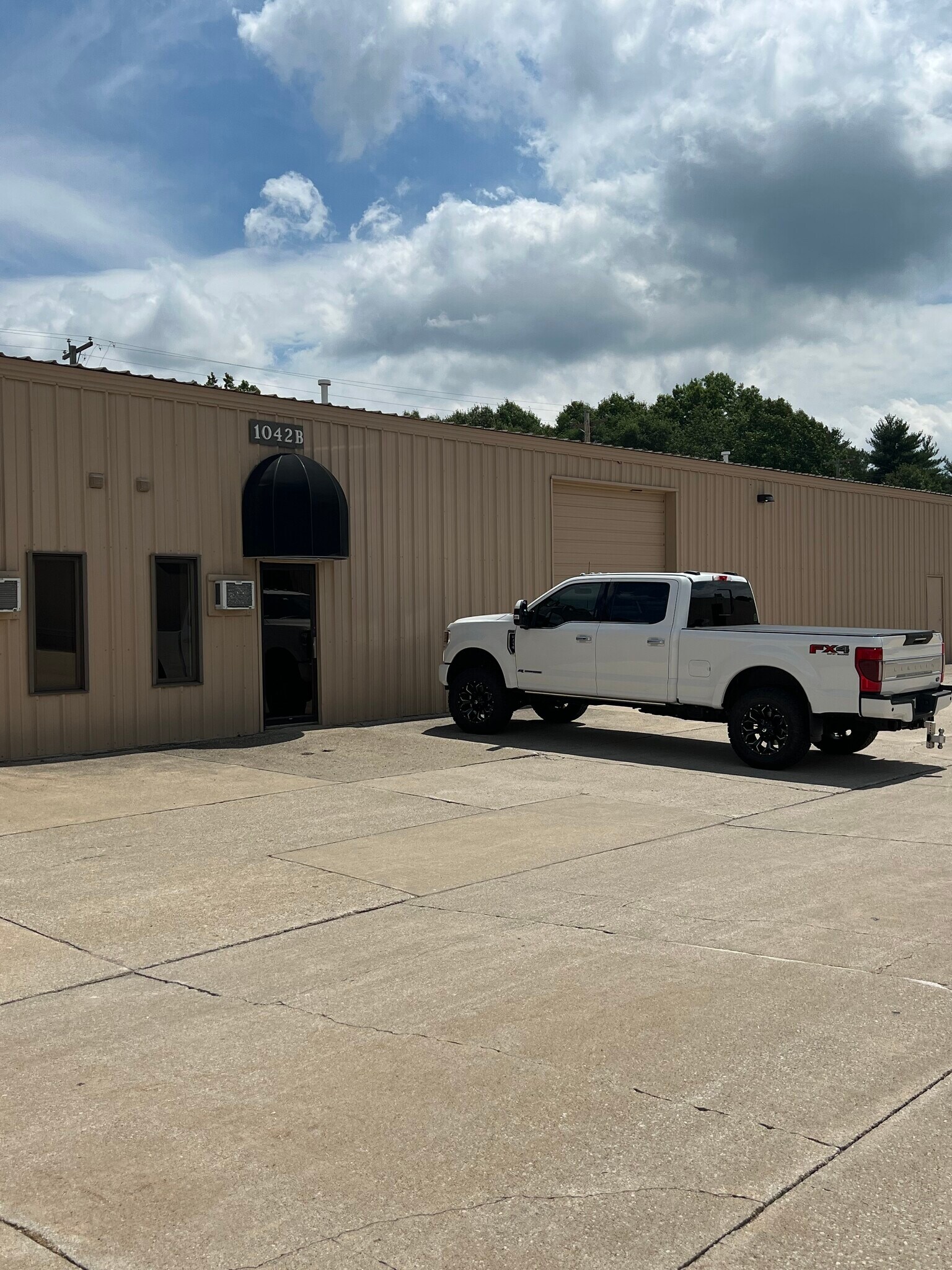 1042 Mitchell Jellison Dr, Elkhart, IN for Rent