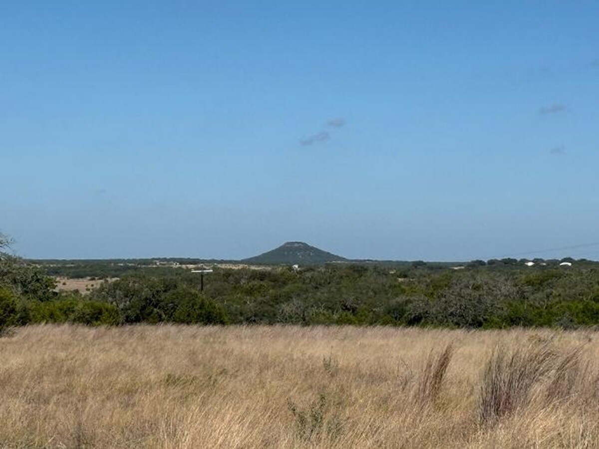 297 E Rolling Oaks Dr, Goldthwaite, TX for Sale