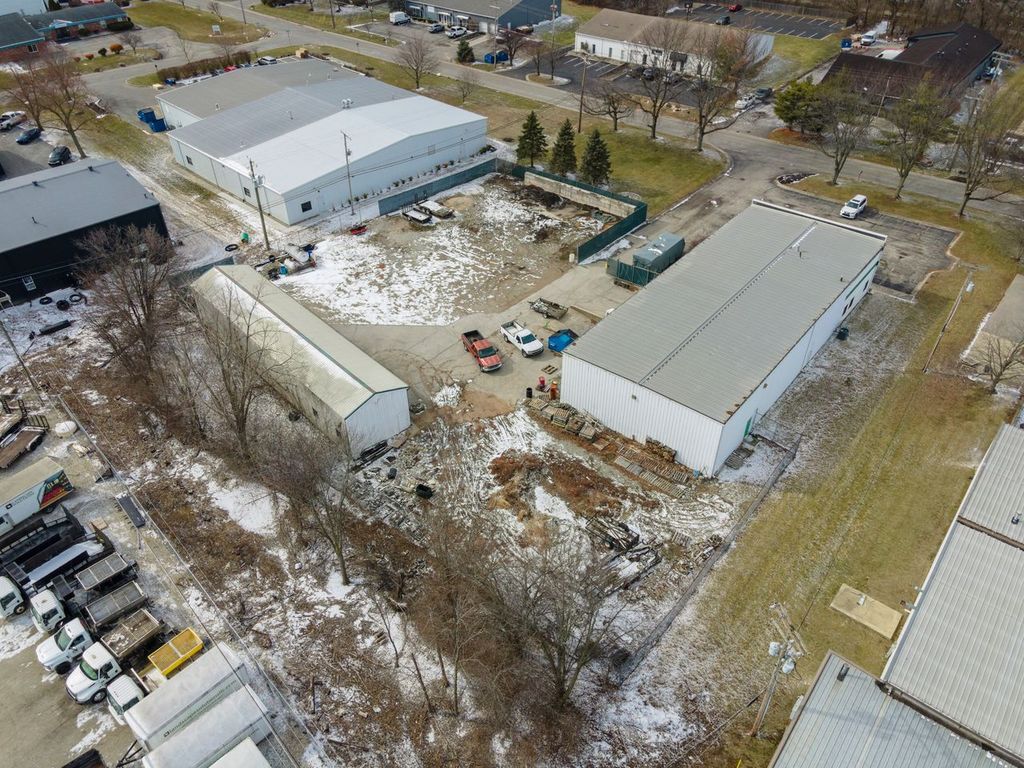 15390 Stony Creek Way, Noblesville, IN for Rent