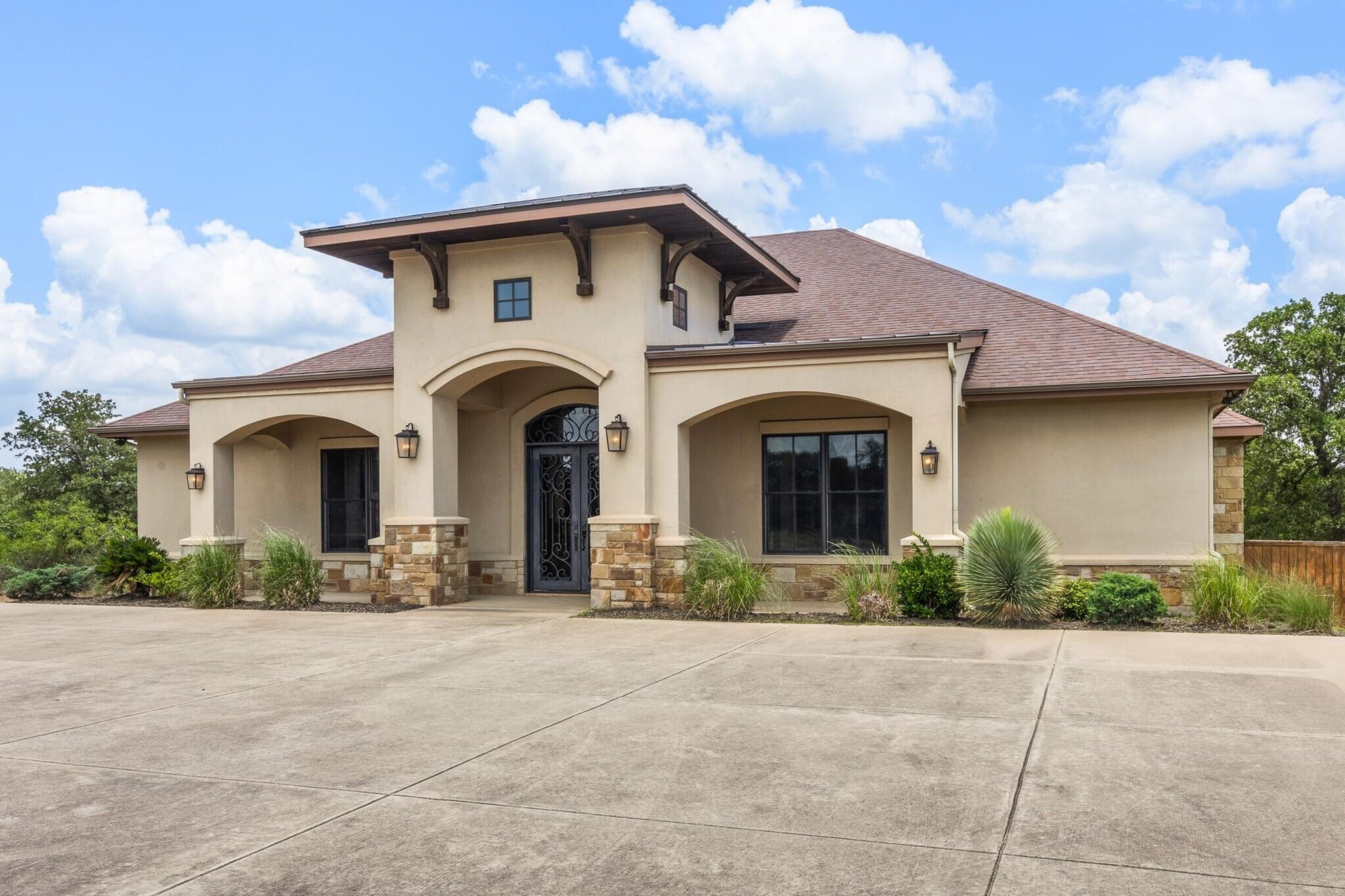 105 Applewood Dr, Cedar Creek, TX for Rent