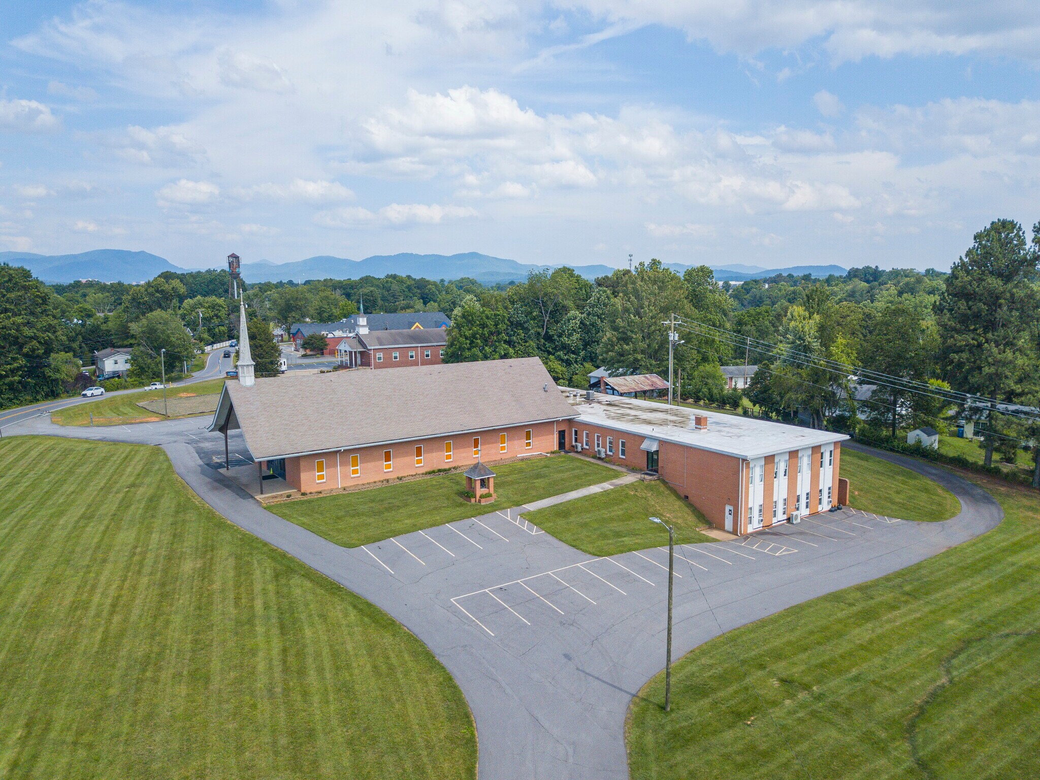 220 Johnston Blvd Asheville, NC 28806 Specialty Property for Lease on