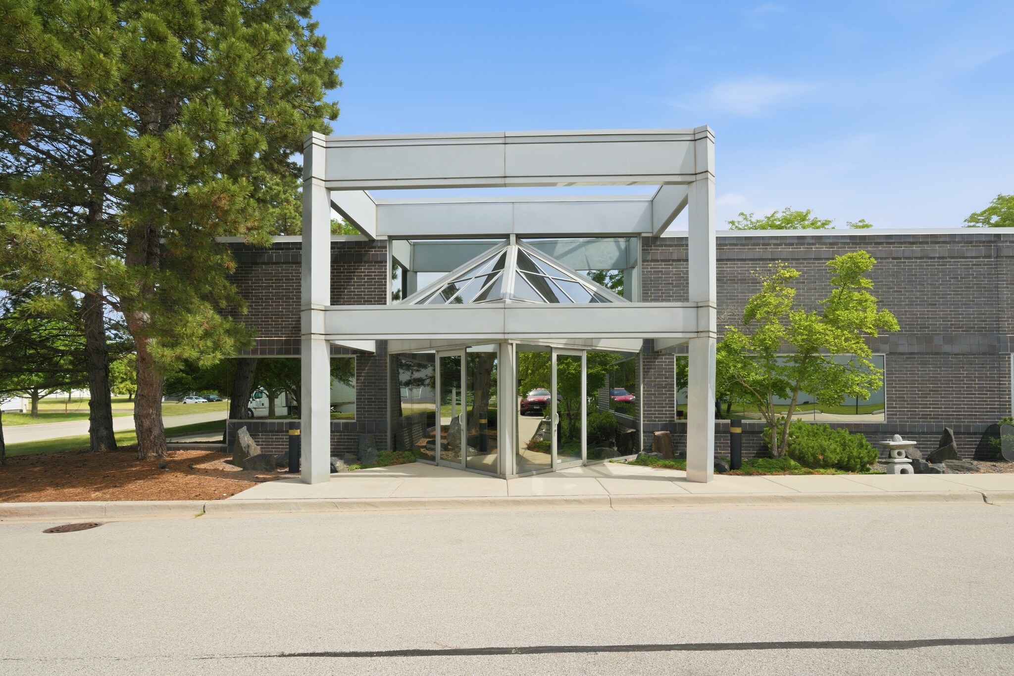 975 Campus Dr, Mundelein, IL for Sale