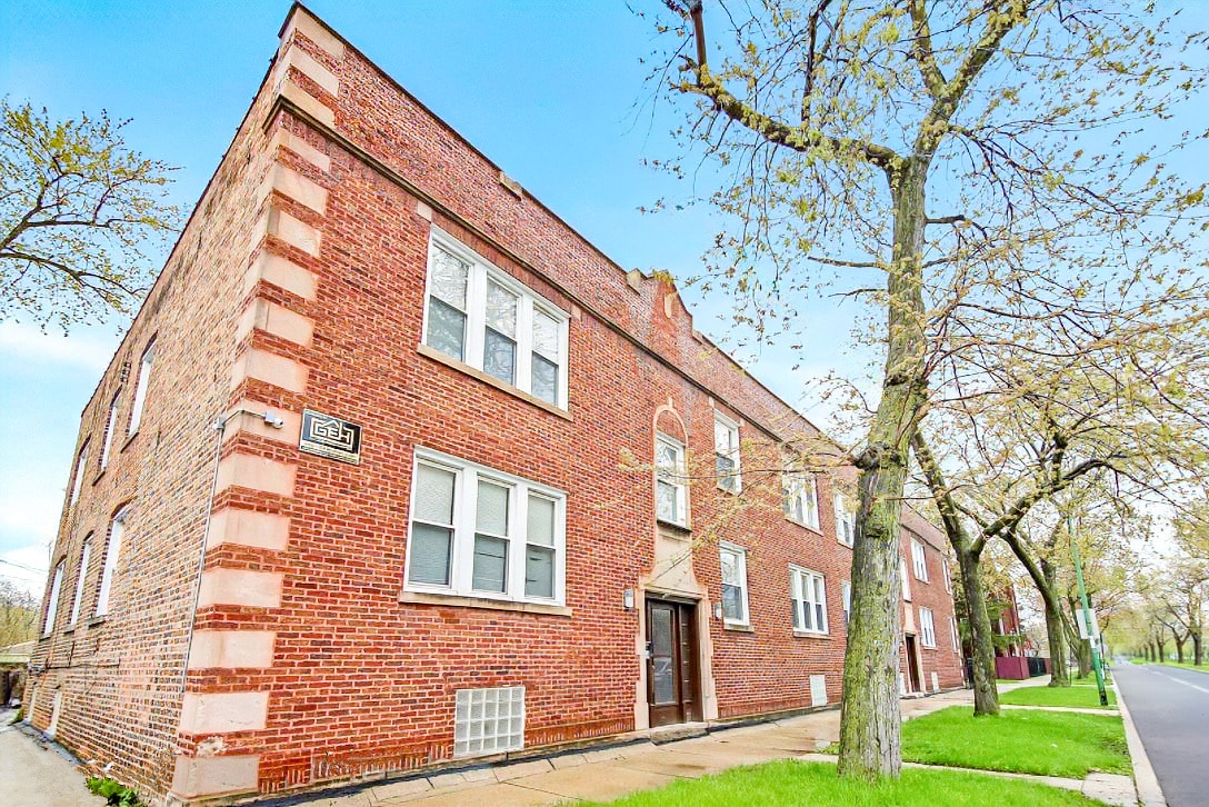 655 E 90th Pl, Chicago, IL for Sale