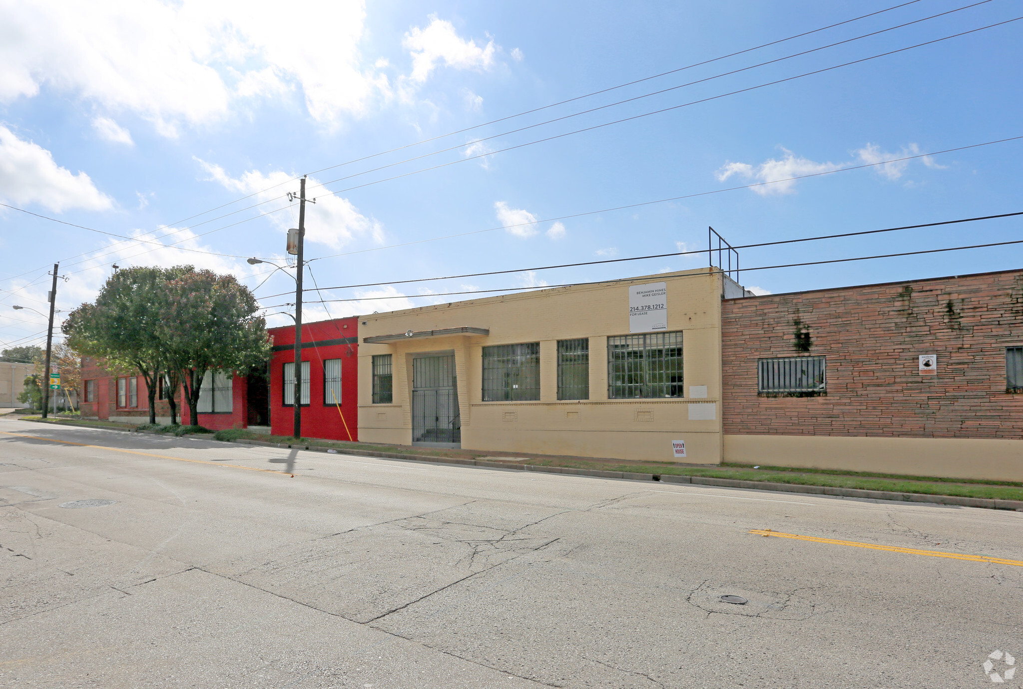 1305 S Akard St, Dallas, TX for Rent