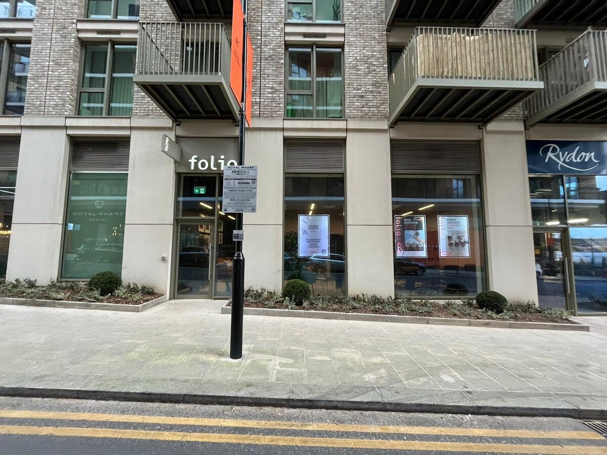 4 Royal Crest Av, London, LND for Rent