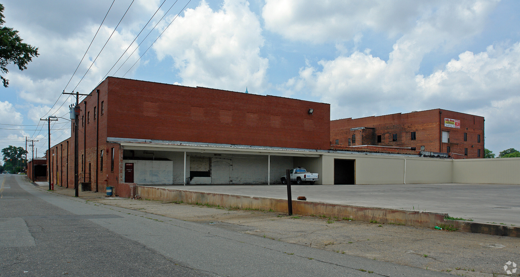 105 E Holly St, Goldsboro, NC for Sale