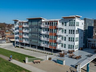 Dayton, KY Apartments - 284 Manhattan Blvd