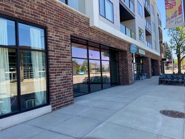 823-825 W College Ave, Appleton, WI for Rent