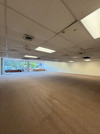 Plantsville, CT Retail, Flex - 969-979 Meriden Waterbury Tpke