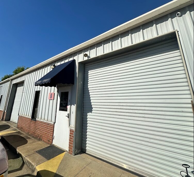 1975 Mall Blvd, Auburn, AL for Rent