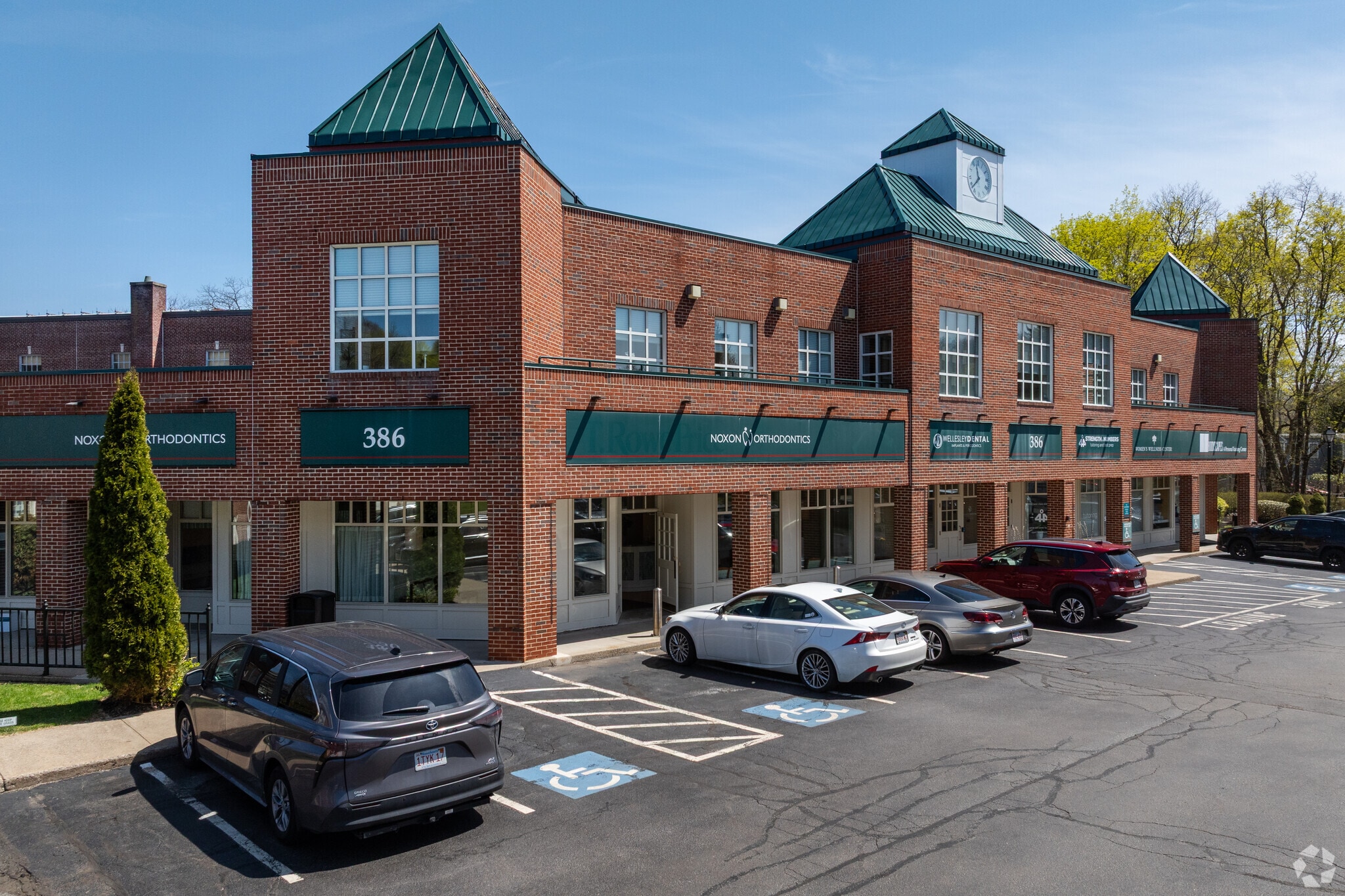 386 Washington St, Wellesley, MA for Rent