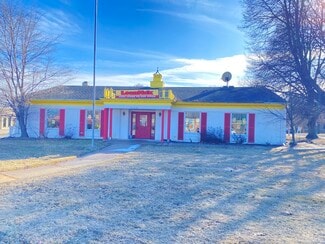 Green Bay, WI Retail - 1684 Main St